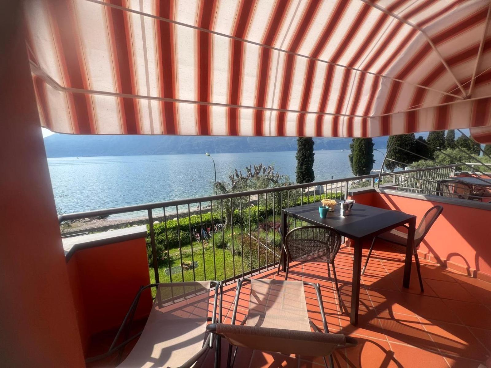 Residence Villa Al Lido ブレンゾーネ エクステリア 写真