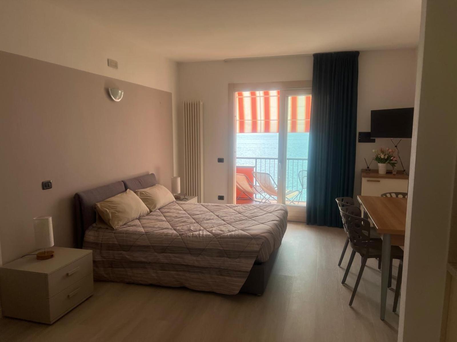 Residence Villa Al Lido ブレンゾーネ エクステリア 写真